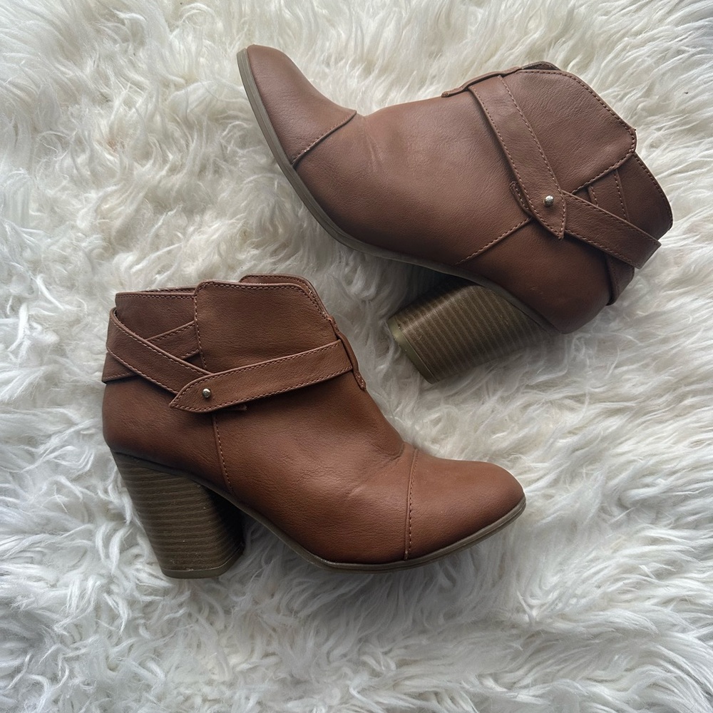 Size 7 LC Lauren Conrad Booties